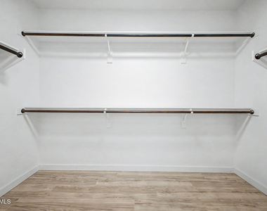 7251 E Lakeview Avenue - Photo Thumbnail 17
