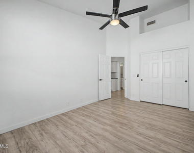 7251 E Lakeview Avenue - Photo Thumbnail 20