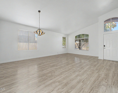 7251 E Lakeview Avenue - Photo Thumbnail 4