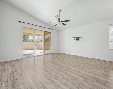 7251 E Lakeview Avenue - Photo Thumbnail 9