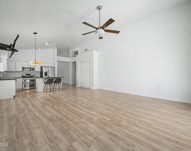 7251 E Lakeview Avenue - Photo Thumbnail 8