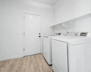 7251 E Lakeview Avenue - Photo Thumbnail 24