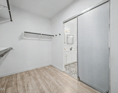 7251 E Lakeview Avenue - Photo Thumbnail 18