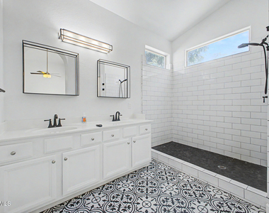 7251 E Lakeview Avenue - Photo Thumbnail 16