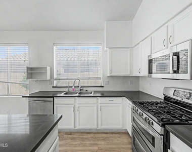 7251 E Lakeview Avenue - Photo Thumbnail 11