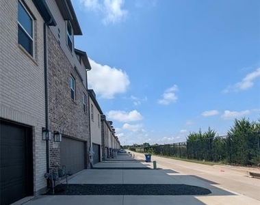 2257 Adena Springs Drive - Photo Thumbnail 26