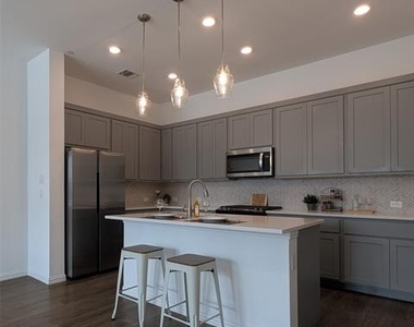 2257 Adena Springs Drive - Photo Thumbnail 6