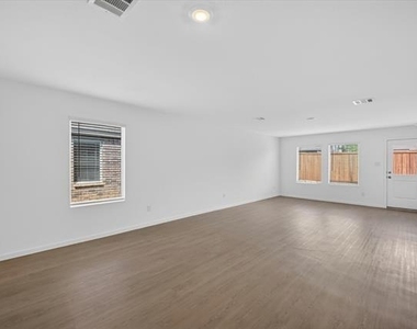 2509 Guineas Lane - Photo Thumbnail 4