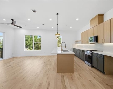 4605 Belmont Avenue - Photo Thumbnail 11
