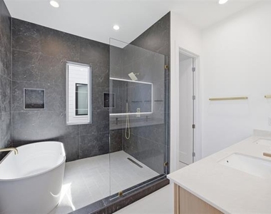 4605 Belmont Avenue - Photo Thumbnail 27