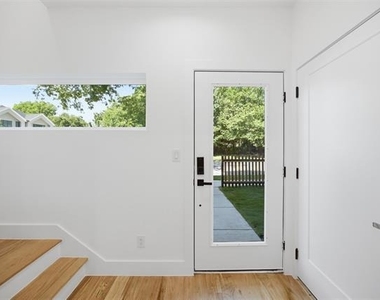 4605 Belmont Avenue - Photo Thumbnail 6