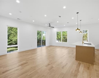 4605 Belmont Avenue - Photo Thumbnail 15