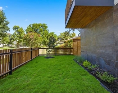 4605 Belmont Avenue - Photo Thumbnail 4