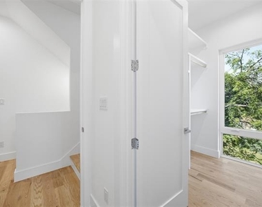 4605 Belmont Avenue - Photo Thumbnail 21