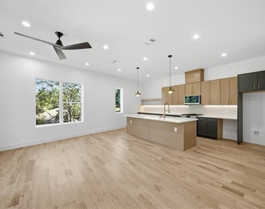 4605 Belmont Avenue - Photo Thumbnail 13