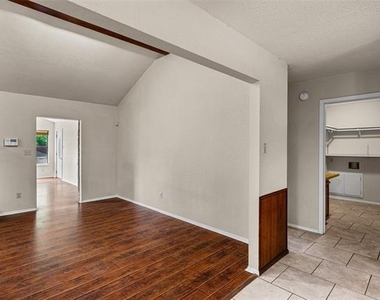 1017 Meadowlark Lane - Photo Thumbnail 11