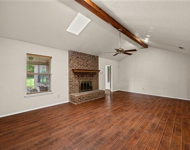 1017 Meadowlark Lane - Photo Thumbnail 9