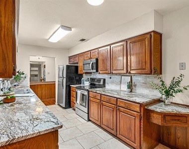 1017 Meadowlark Lane - Photo Thumbnail 4
