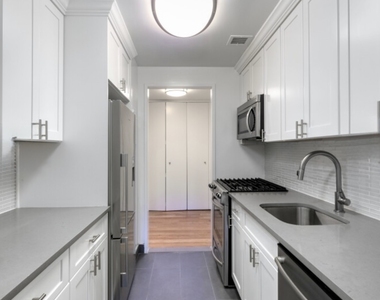 West 55th Street - Photo Thumbnail 2
