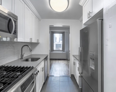 West 55th Street - Photo Thumbnail 1