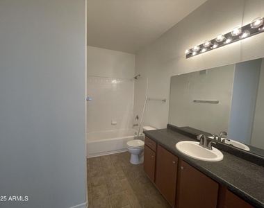 1941 S Pierpont Drive - Photo Thumbnail 6