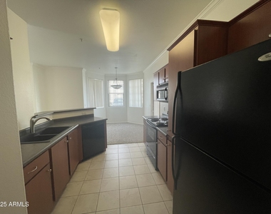 1941 S Pierpont Drive - Photo Thumbnail 7