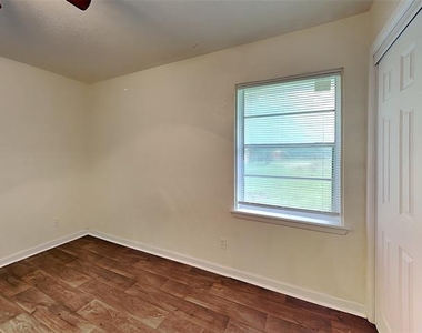 7207 Arborcrest Drive - Photo Thumbnail 8