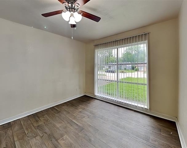 7207 Arborcrest Drive - Photo Thumbnail 10