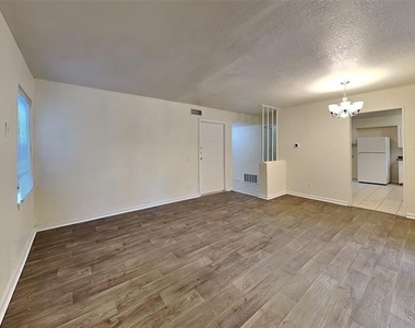 7207 Arborcrest Drive - Photo Thumbnail 3