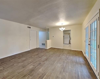 7207 Arborcrest Drive - Photo Thumbnail 4
