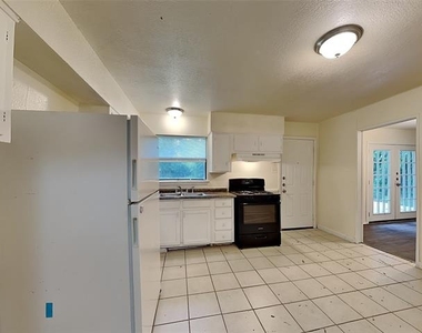 7207 Arborcrest Drive - Photo Thumbnail 6