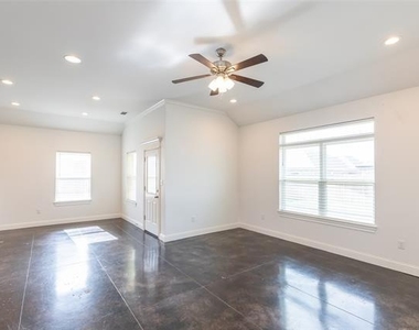 273 Martis Way - Photo Thumbnail 9