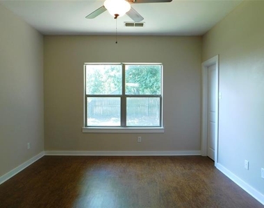 673 Copenhavr Street - Photo Thumbnail 11