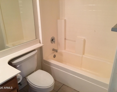 2536 E Mcarthur Drive - Photo Thumbnail 1