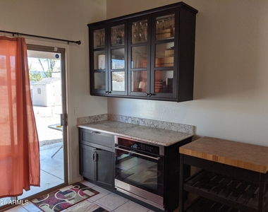 2536 E Mcarthur Drive - Photo Thumbnail 3