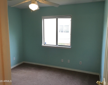 2536 E Mcarthur Drive - Photo Thumbnail 20