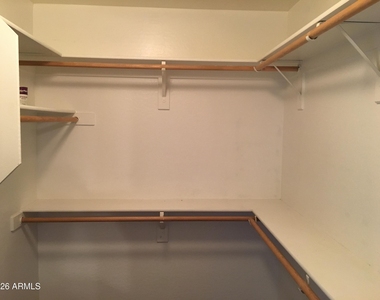 2536 E Mcarthur Drive - Photo Thumbnail 12