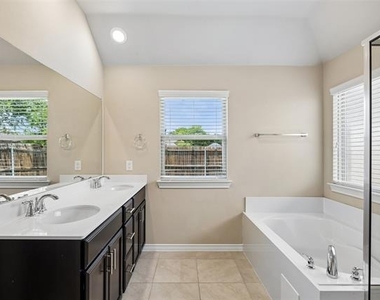 10016 Kemah Place - Photo Thumbnail 14