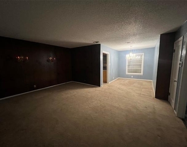 4233 Voncille Street - Photo Thumbnail 4