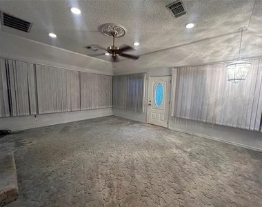 4233 Voncille Street - Photo Thumbnail 17