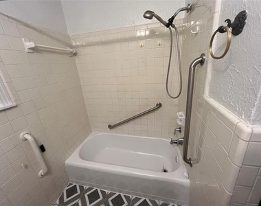 4233 Voncille Street - Photo Thumbnail 7