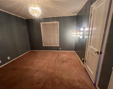 4233 Voncille Street - Photo Thumbnail 6