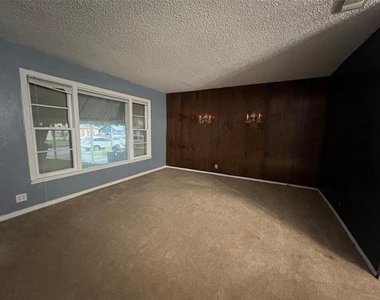 4233 Voncille Street - Photo Thumbnail 3