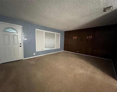 4233 Voncille Street - Photo Thumbnail 2