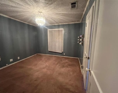 4233 Voncille Street - Photo Thumbnail 5