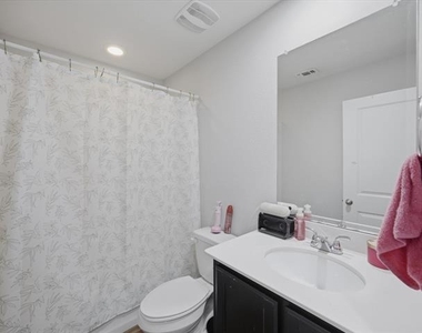 420 Milverton Drive - Photo Thumbnail 12