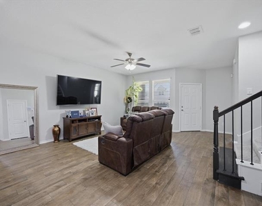 420 Milverton Drive - Photo Thumbnail 7