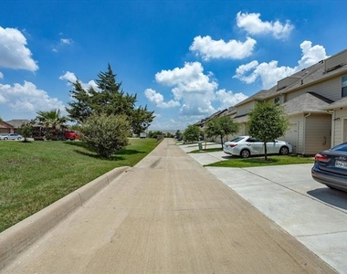 420 Milverton Drive - Photo Thumbnail 25