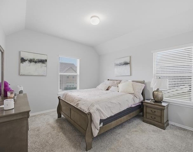 420 Milverton Drive - Photo Thumbnail 19