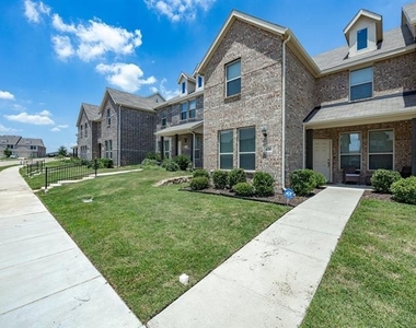 420 Milverton Drive - Photo Thumbnail 2